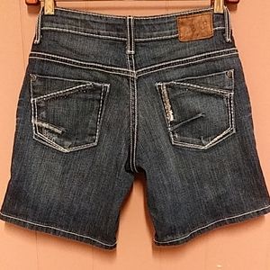 BKE Payton 25 distressed shorts women's 28in